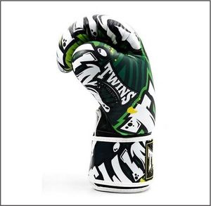 Guantes de Boxeo Gemelos FBGVL4-68 de Último Modelo y Calidad Premium, Totalmente Estampados, con Diseño de Logotipo Personalizado, para Entrenamiento de Kickboxing y Muay Thai - Product Image 5