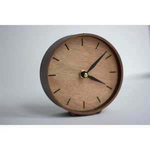 Reloj de Escritorio de Metal Vintage con Pedestal, Acabado Plateado Antiguo, Reloj de Mesa Silencioso de Cuarzo, Reloj Despertador para Mesa de Noche, para Hogar u Oficina - Product Image 3