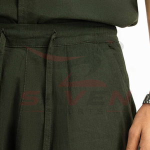 Shorts plissés en coton pour hommes avec logo personnalisé, taille élastique et cordon de serrage, décontractés d'été, coupe ample, avec poches, vente en gros - Product Image 5