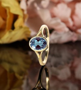 Bague Alexandrite en Argent Sterling 925, Bague de Fiançailles de Luxe, Pierre Précieuse à Changement de Couleur, Bijou de Mariée Vintage, Cadeau pour Femme, Idéal pour les Fêtes - Product Image 2