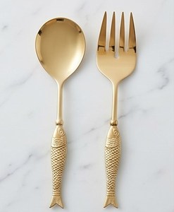 Ensemble cuillère et fourchette de service plaqué or avec design de poignée en forme de poisson, en métal poli miroir, couverts fantaisie pour les fêtes - Product Image 1