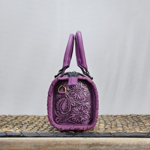 Bolso de Mano Ligero de Cuero Genuino Morado de Alta Calidad con Diseño Floral Grabado, Cierre de Cremallera, Poliéster, Bolso de Viaje de Lujo - Product Image 3