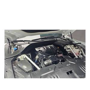 Genesis GV70 2.5T 2024, Gasolina, Tracción en las Cuatro Ruedas, Caja de Cambios Automática, Asientos de Cuero, Cámara Trasera, 32,151 km, Volante a la Izquierda - Product Image 6