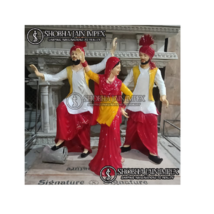 Figurines en bois culturelles punjabi : Homme à chicha et Femme à charkha, fabriquées à Delhi, Inde - Product Image 1