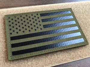 Parche Rectangular de Tela Tejida con Diseño de Bandera Americana Bordada, Termoadhesiva, Negra, para Uso en Prendas - Product Image 4