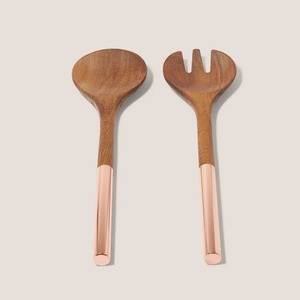 ชุดช้อนส้อมสำหรับทำสลัดในครัว ด้ามยาว ทำจากไม้และเรซิ่น เป็นมิตรกับสิ่งแวดล้อม สามารถสั่งทำสีและโลโก้ได้ ใช้กับเครื่องล้างจาน/ไมโครเวฟได้ - Product Image 1