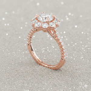 Anillo de compromiso Stonewels Endearing Love Grande Pav con halo de diamantes en oro certificado con engaste de púas - Product Image 3