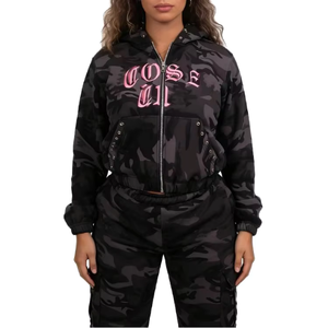Sweat-shirt à capuche pour femme, imprimé camouflage, fermeture éclair, logo rose sur le devant, style décontracté d'automne, manches longues, tricoté en polyester - Product Image 1