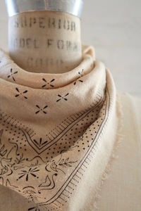 Nouveau Foulard Bandana en Soie Ethnique Personnalisé Imprimé en Gros avec Logo, Haute Qualité, Unisexe, Toutes Saisons, Tendance, pour l'Extérieur, avec OEM ODM - Product Image 6
