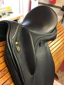 Couleurs sur mesure haute performance pour selles de cheval avec sélection de couleurs personnalisée, finition des bords durable et qualité professionnelle - Product Image 3