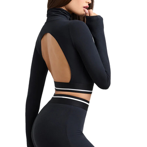 Haut de yoga pour femme, fabriqué professionnellement, avec col rond, coupe-vent, écologique, par sublimation - Product Image 2