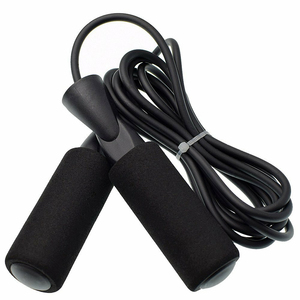 Corde à sauter réglable en fil d'acier recouvert de PVC avec poignées lestées pour entraînement fitness, vente en gros OEM, personnalisable - Product Image 1
