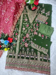 Traje pakistaní de georgette pesado de alta demanda con bordado de lentejuelas, Salwar Kameez estilo Bollywood a precio asequible - Product Image 4