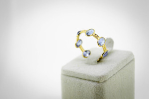 Anillo de Tanzanita Azul Violeta Natural y Racimo de Diamantes en Oro Amarillo Sólido de 18K, Anillo de Perfil Bajo con Halo de Flores y Gema Ovalada - Product Image 2