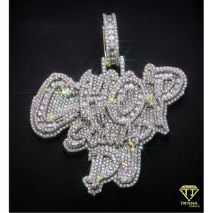 Collier pendentif personnalisé Trisha Jewels « Jay » en moissanite, plaqué or 18 carats, style hip-hop, argent, certifié GIA, cadeau personnalisé - Product Image 2