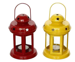 โคมไฟโลหะสีแดงและสีเหลืองพร้อมลายดาวสำหรับตกแต่งบ้าน - Product Image 1