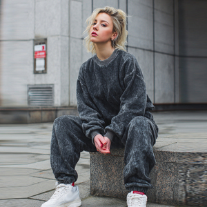 Ensemble de survêtement streetwear coupe-vent délavé à l'acide pour femme, sweat-shirts et pantalons de survêtement tricotés délavés à la pierre, ensemble de survêtement jogger mi-lourd délavé pour femme - Product Image 1