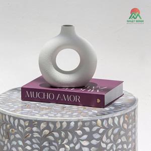 Table d'appoint ronde avec incrustation de nacre, design contemporain pour salon, mobilier d'intérieur - Product Image 2