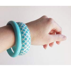 Pulseras Indias de Madera Pintadas a Mano, Coloridas, de Arte Popular - Brazaletes Étnicos Elegantes y a la Moda de RR ENTERPRISES - Product Image 3