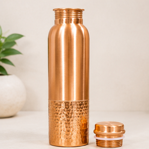 Bouteille d'eau en cuivre pur de qualité supérieure avec base martelée, bouteille à boire en cuivre ayurvédique faite à la main, bouchon à vis anti-fuite, réutilisable - Product Image 2