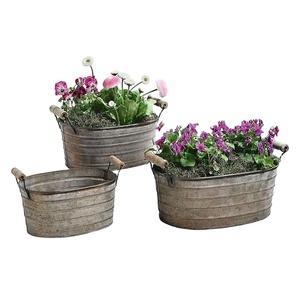 Macetas rústicas de granja, macetas galvanizadas para barcos, macetas navideñas para decoración de césped y jardín - Product Image 1