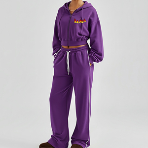 Conjunto de 2 piezas para mujer OEM de algodón 100% con lavado ácido, sudadera corta con cremallera de color liso y jogger acampanado, con encaje bordado personalizado - Product Image 4