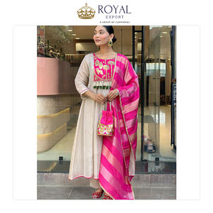 Collection de créateurs à prix abordable : Nouveaux ensembles Kurti et pantalon en soie brodée avec dupatta, parfaits pour les fêtes et festivals - Product Image 4