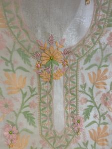 Ensemble élégant de Kurti et de dupatta en Chanderi, tenue ethnique traditionnelle indienne pour les célébrations festives, les mariages et les occasions spéciales. - Product Image 1