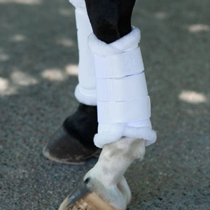 Bottes de protection pour chevaux White Horse, en cuir collé, couleur unie, avec fermeture Velcro, protège-jambes pour l'équitation et l'entraînement. - Product Image 6