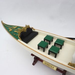 Gondole vénitienne # 2 - BATEAU ITALIEN TRADITIONNEL EN BOIS PEINT À LA CRÈME - Product Image 5