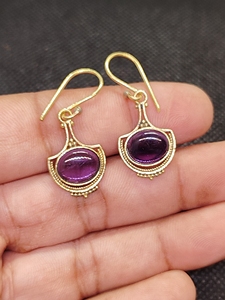 Boucles d'oreilles pendantes en laiton et améthyste naturelle, faites à la main, vente en gros, bijoux en pierres précieuses - Product Image 1