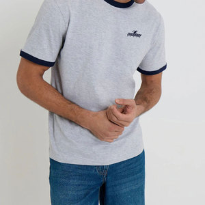 Camiseta Ringer de Estilo Profesional con Diseño de Cuello en Contraste para Atuendos Casuales y Uso Diario - Product Image 4