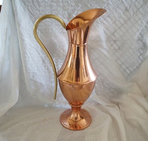 Pichet en cuivre vintage 1,5 L, carafe à eau en métal, design durable, idéal pour les fêtes - Product Image 4