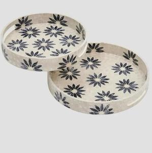 Bandeja de Servir Hecha a Mano con Mosaico de Madreperla |   Incrustación Artesanal de Conchas |   Organizador de Escritorio |   Decoración Boho - Product Image 1