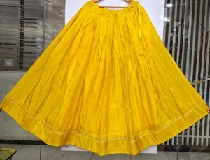Lehenga Premium de Seda Lisa con Borde Dorado, Listo para Usar, Estilo Flare, Ropa Étnica Navratri para Mujer - Product Image 4