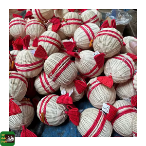 Ornements de Noël en rotin faits à la main, décorations écologiques tissées pour suspendre à l'arbre de Noël et pour les décorations saisonnières, Vietnam - Product Image 4