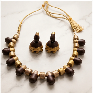 Ensemble de collier religieux traditionnel en bois perlé avec accents plaqués or et boucles d'oreilles assorties - Cadeau - Product Image 5