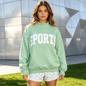 เสื้อสเวตเชิ้ตคอเต่าสีเขียวเข้มสไตล์วาร์ซิตี้สำหรับผู้หญิง ทรงโอเวอร์ไซส์ ผ้าฝ้าย รุ่น TSI-MN-032 - Product Image 2
