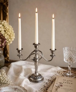 Porte-bougie en fer de luxe, centre de table décoratif pour le salon et la salle à manger - Product Image 1