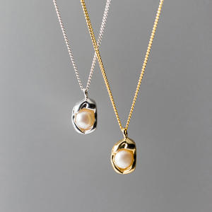 สร้อยคอเงินแท้ S925 พร้อมจี้เปลือกหอยมุกทรงไม่สมมาตร ดีไซน์เก๋ไก๋แบบซ้อนไข่ รุ่น D9229 - Product Image 6