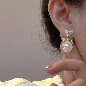 Boucles d'oreilles romantiques en or rose massif 14 carats plaqué or rose avec perles et diamants taille brillant, bijoux unisexes pour mariage, fête ou usage quotidien - Product Image 3