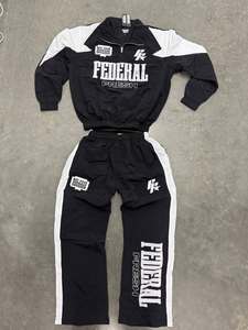 ชุดเซ็ตเสื้อแจ็คเก็ตและกางเกงขาสั้นผู้ชายแบบ OEM สั่งทำได้ ขายดี คุณภาพพรีเมียม ผลิตจากไนลอน กันลม รุ่นใหม่ล่าสุด - Product Image 2
