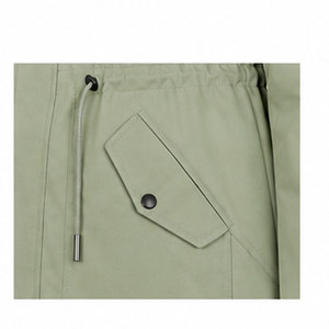 Parka décontractée pour femme avec capuche, finition résistante à l'eau, construction coupe-vent et coupe longue élégante - Product Image 5