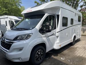 Camping-car de luxe imperméable Gray Dethleffs pour voyages en famille et camping en plein air - Product Image 3