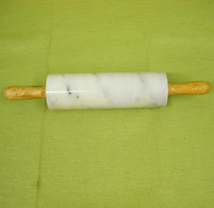 Rodillo de amasar de mármol blanco, el más vendido, para panaderos caseros que desean un rodillo perfecto. Compre en UF INTERNATIONAL Crafts. - Product Image 1