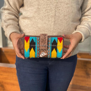 Nouveau Style occidental aztèque en cuir usiné pochette véritable fait à la main Vintage marron outillage Unique jeu de cartes Design portefeuille en cuir - Product Image 2