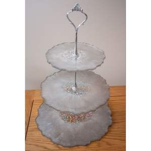 Support à gâteau élégant en résine pour la vaisselle et les décorations de fête - Product Image 5