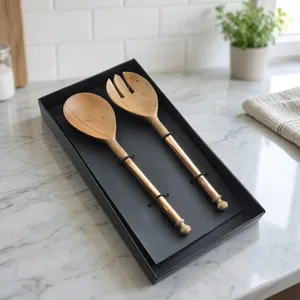Ensemble de couverts écologiques en gros pour salade, manches en bois et résine, compatibles lave-vaisselle/micro-ondes/four, couverts en acier doré PVD - Product Image 6