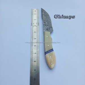Cuchillo de Caza/Pelaje de Acero de Damasco de Grado Industrial de la Mejor Calidad Personalizado, Hoja Fija para Supervivencia al Aire Libre, Mango de Hueso de Camello y Cuero - Product Image 4