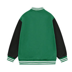 Chaqueta universitaria personalizada, cuerpo verde, mangas negras, unisex, estilo letterman, cuello, puños y dobladillo con rayas acanaladas, botones a presión, abrigo informal. - Product Image 3
